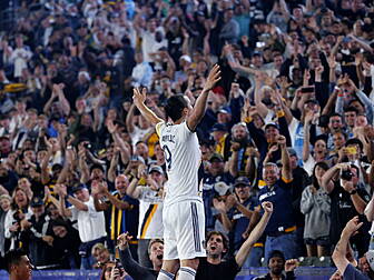 Zlatan won't be signing for Ev...